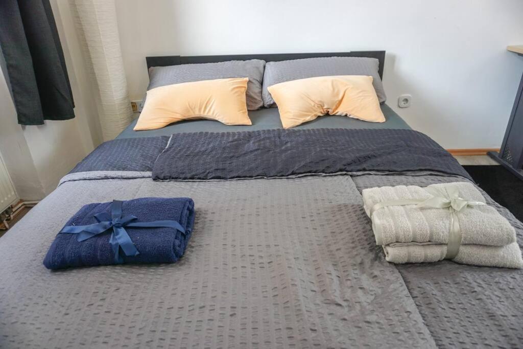 Apartment In Wuppertal - Charmante 3-Zimmer-Oase Mit Kamin Und Badewanne ภายนอก รูปภาพ