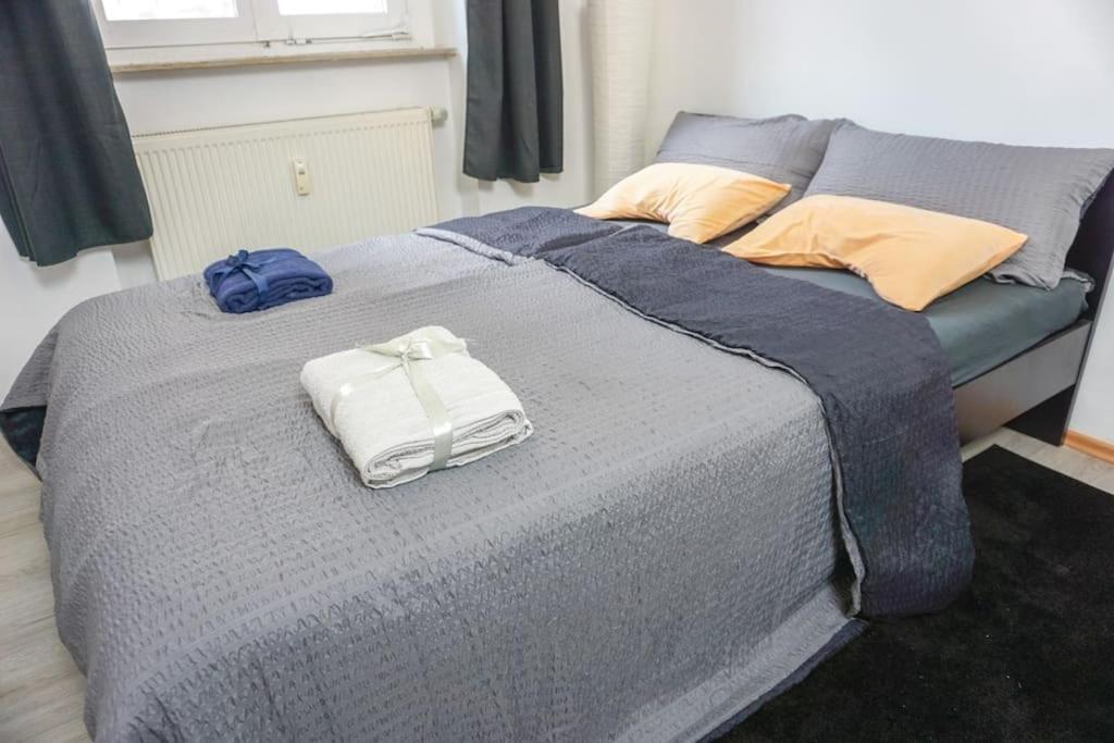 Apartment In Wuppertal - Charmante 3-Zimmer-Oase Mit Kamin Und Badewanne ภายนอก รูปภาพ