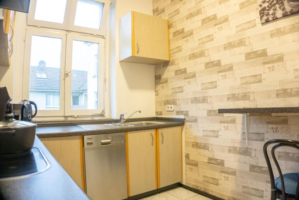 Apartment In Wuppertal - Charmante 3-Zimmer-Oase Mit Kamin Und Badewanne ภายนอก รูปภาพ