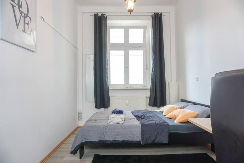Apartment In Wuppertal - Charmante 3-Zimmer-Oase Mit Kamin Und Badewanne ภายนอก รูปภาพ