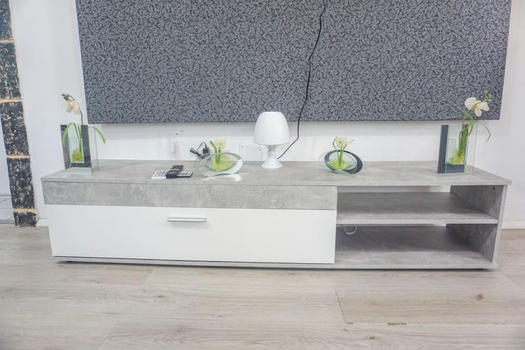 Apartment In Wuppertal - Charmante 3-Zimmer-Oase Mit Kamin Und Badewanne ภายนอก รูปภาพ