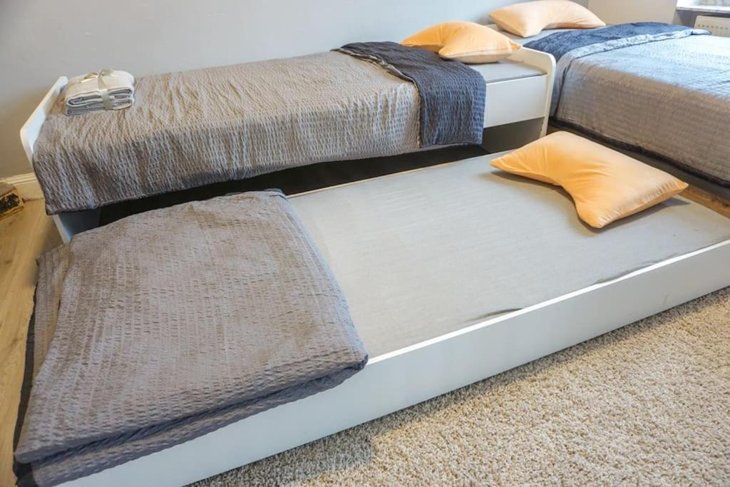 Apartment In Wuppertal - Charmante 3-Zimmer-Oase Mit Kamin Und Badewanne ภายนอก รูปภาพ