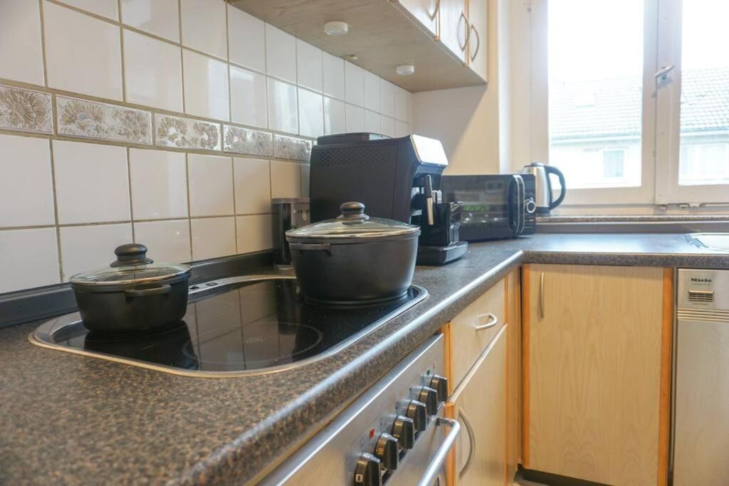 Apartment In Wuppertal - Charmante 3-Zimmer-Oase Mit Kamin Und Badewanne ภายนอก รูปภาพ