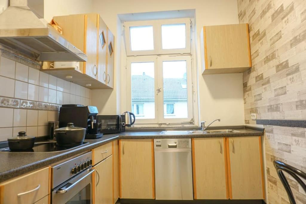 Apartment In Wuppertal - Charmante 3-Zimmer-Oase Mit Kamin Und Badewanne ภายนอก รูปภาพ