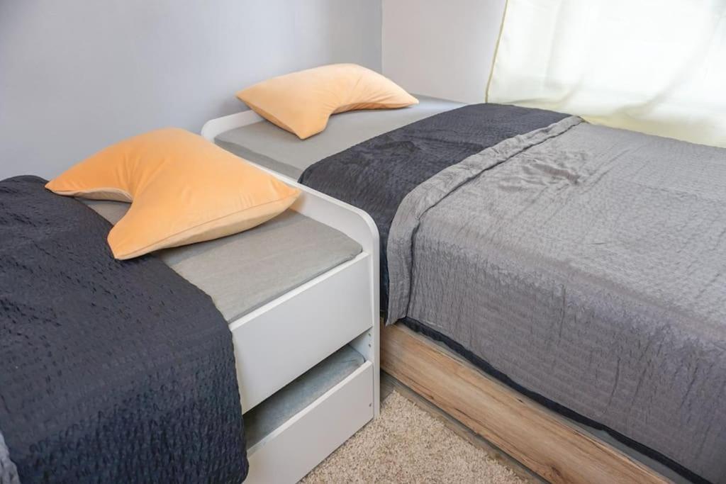 Apartment In Wuppertal - Charmante 3-Zimmer-Oase Mit Kamin Und Badewanne ภายนอก รูปภาพ