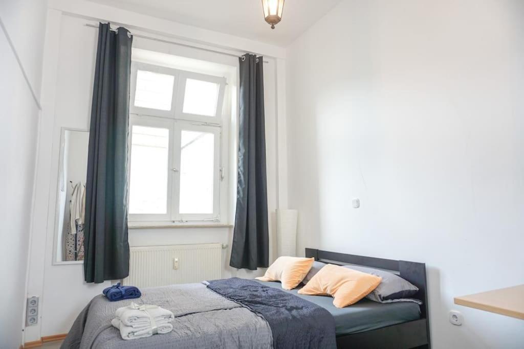 Apartment In Wuppertal - Charmante 3-Zimmer-Oase Mit Kamin Und Badewanne ภายนอก รูปภาพ