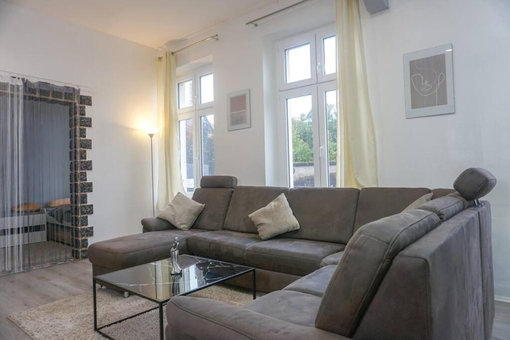Apartment In Wuppertal - Charmante 3-Zimmer-Oase Mit Kamin Und Badewanne ภายนอก รูปภาพ