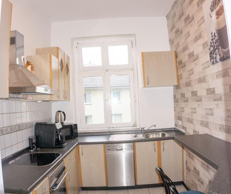 Apartment In Wuppertal - Charmante 3-Zimmer-Oase Mit Kamin Und Badewanne ภายนอก รูปภาพ